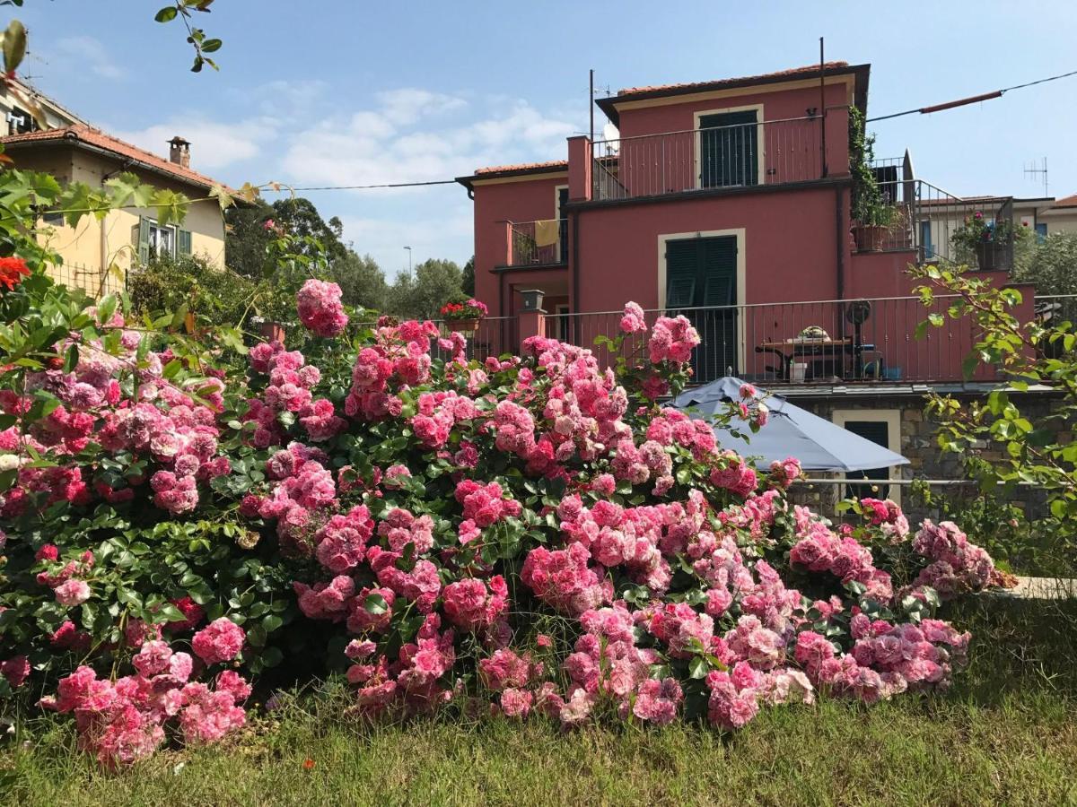 Casa Girasole 600 Mt Dal Mare Apartment Imperia Exterior foto