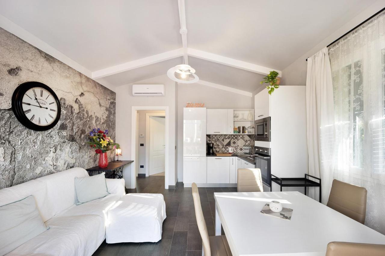 Casa Girasole 600 Mt Dal Mare Apartment Imperia Exterior foto