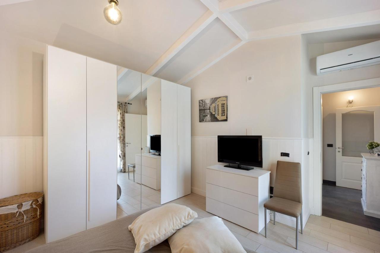 Casa Girasole 600 Mt Dal Mare Apartment Imperia Exterior foto